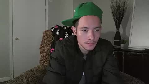 azell19 online show from 01/31/25, 02:04