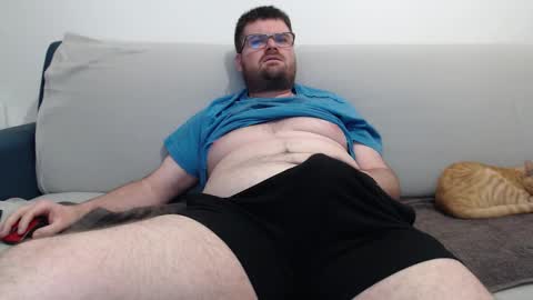 Snapshot of azer912 chatting on 10/28/25, 09:50 Azer online show from 10/28/25, 09:50