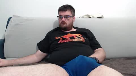 Snapshot of azer912 chatting on 11/02/25, 02:41 Azer online show from 11/02/25, 02:41