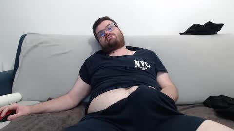 Snapshot of azer912 chatting on 11/08/25, 10:04 Azer online show from 11/08/25, 10:04