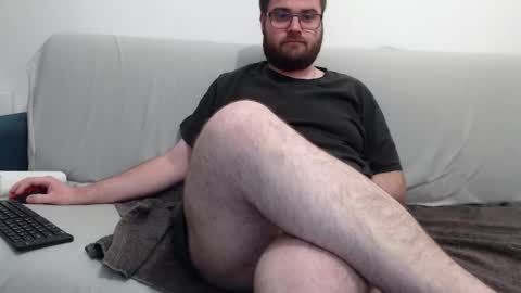 Snapshot of azer912 chatting on 11/21/25, 10:52 Azer online show from 11/21/25, 10:52