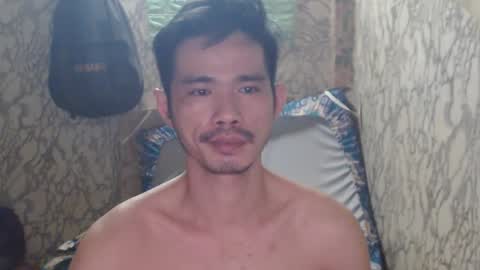 Snapshot of azn_philip chatting on 01/11/25, 09:26 Philip online show from 01/11/25, 09:26