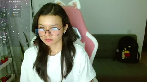 Snapshot of azu_chan chatting on 06/03/26, 11:21 Azu online show from 06/03/26, 11:21