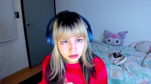 Azu Moure online show from 12/16/24, 06:53