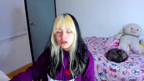 Azu Moure online show from 03/09/25, 08:18