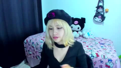 Azu Moure online show from 10/26/25, 01:33