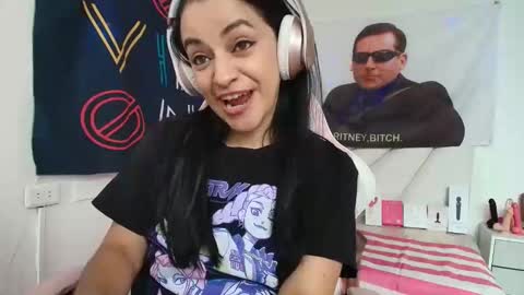 Snapshot of azucenaxxxgp chatting on 04/25/26, 03:42 Azucena R online show from 04/25/26, 03:42