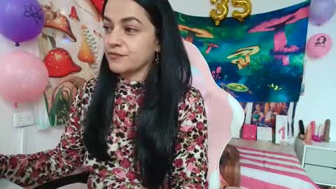Snapshot of azucenaxxxgp chatting on 05/04/26, 03:41 Azucena R online show from 05/04/26, 03:41