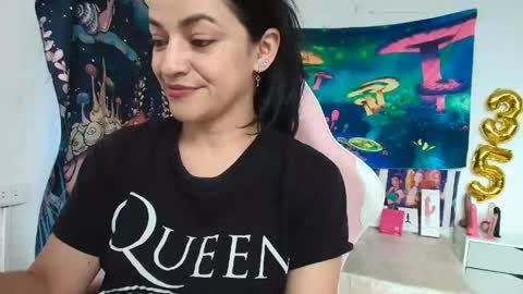Snapshot of azucenaxxxgp chatting on 05/23/26, 02:43 Azucena R online show from 05/23/26, 02:43
