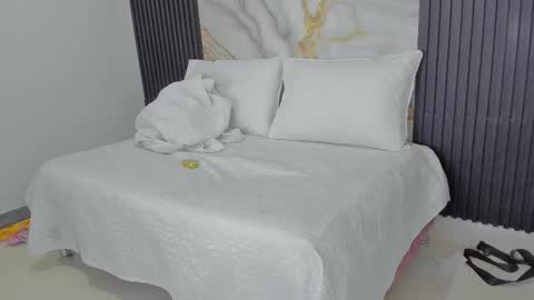  HONEY AZUL   online show from 10/08/25, 10:35