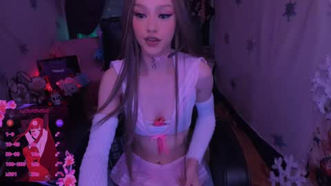 Snapshot of azul_prim chatting on 02/25/25, 01:52 online show from 02/25/25, 01:52