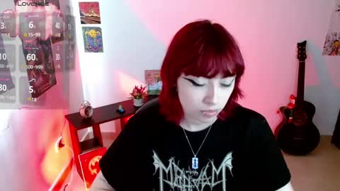 Snapshot of azumi_07 chatting on 12/28/24, 09:51 Alisson online show from 12/28/24, 09:51