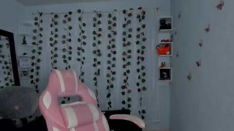 Snapshot of azumi_saan chatting on 09/11/25, 02:44 azumi saan online show from 09/11/25, 02:44