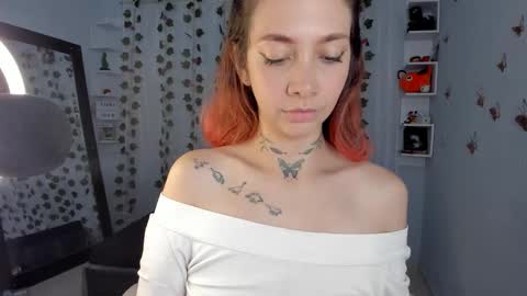 Snapshot of azumi_saan chatting on 10/08/25, 02:42 azumi saan online show from 10/08/25, 02:42