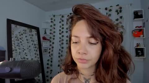 Snapshot of azumi_saan chatting on 12/23/25, 02:09 azumi saan online show from 12/23/25, 02:09