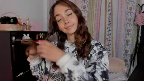 azumi saan online show from 07/10/26, 03:22