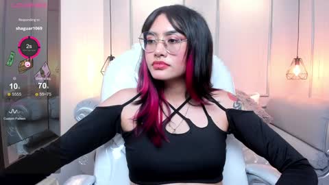 Azura online show from 12/31/24, 08:23