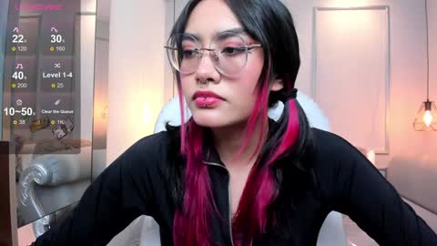 Azura online show from 01/07/25, 07:17