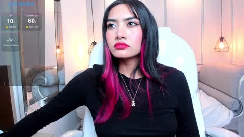 Azura online show from 02/05/25, 10:33