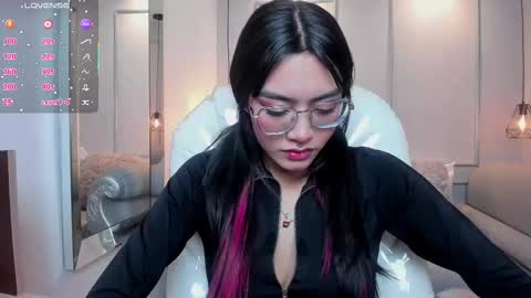 Azura online show from 10/08/25, 07:22