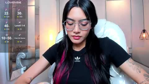 Azura online show from 11/07/25, 08:53