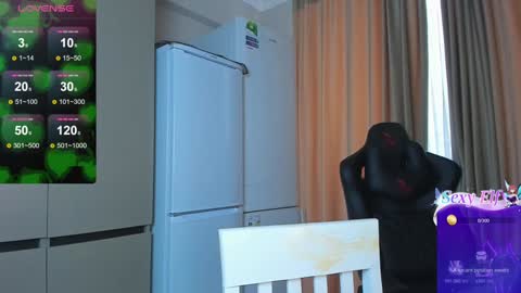 Snapshot of azure_moon chatting on 01/22/25, 05:37 azure_moon online show from 01/22/25, 05:37