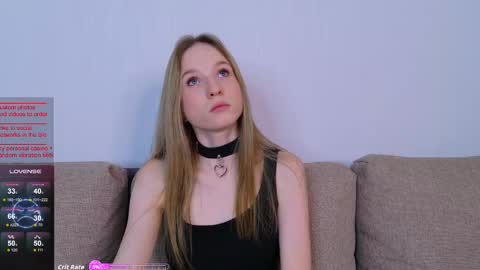 Snapshot of b4by_emilia chatting on 10/28/25, 08:07 b4by_emilia online show from 10/28/25, 08:07