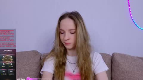 Snapshot of b4by_emilia chatting on 11/25/25, 10:04 b4by_emilia online show from 11/25/25, 10:04