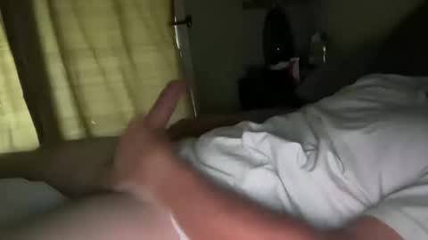 Snapshot of b_boy20166 chatting on 10/17/25, 04:42 b_boy20166 online show from 10/17/25, 04:42