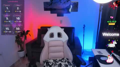 Snapshot of baaby_boyy chatting on 10/28/25, 09:35 odeley online show from 10/28/25, 09:35