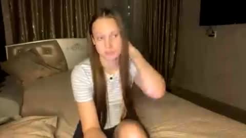 Snapshot of babararyals chatting on 10/26/25, 12:11 Anny Simpson online show from 10/26/25, 12:11