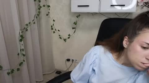 Anya online show from 05/25/26, 07:31