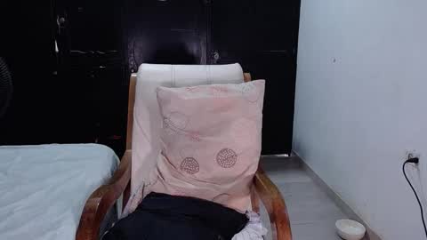 babby_swet online show from 11/21/25, 02:05