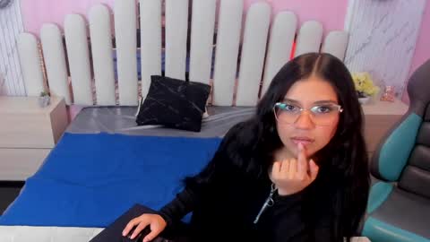 Snapshot of babe_vennus chatting on 04/24/26, 04:42 Venus online show from 04/24/26, 04:42