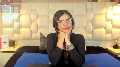 Snapshot of babe_vennus chatting on 05/22/26, 04:01 Venus online show from 05/22/26, 04:01