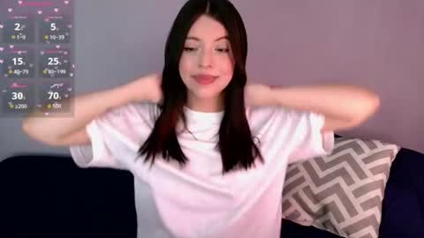 Snapshot of babeblair chatting on 08/10/26, 03:10 Queen B online show from 08/10/26, 03:10