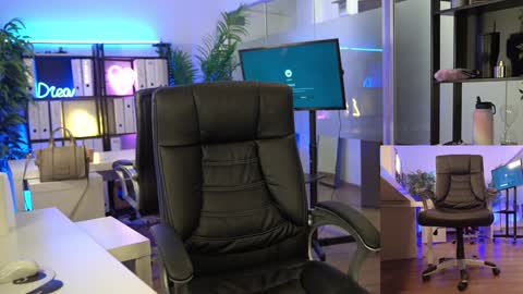 Olivia and Lexi online show from 02/17/26, 05:48