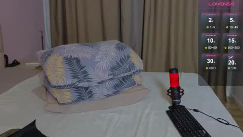 Lina online show from 02/17/25, 08:04