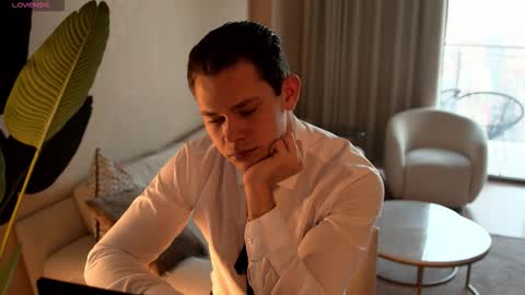 Snapshot of baby6_boy9 chatting on 02/13/26, 01:51 Luna and Medina online show from 02/13/26, 01:51