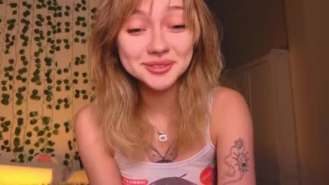 Snapshot of baby_adele chatting on 12/21/24, 09:36 bb adele online show from 12/21/24, 09:36