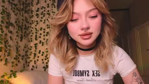 Snapshot of baby_adele chatting on 02/08/25, 08:10 bb adele online show from 02/08/25, 08:10