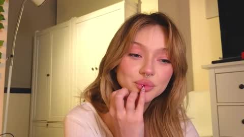 Snapshot of baby_adele chatting on 02/18/25, 12:37 bb adele online show from 02/18/25, 12:37