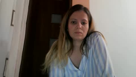 Snapshot of baby_blondee chatting on 12/13/25, 08:04 Baby Blonde online show from 12/13/25, 08:04