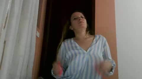 Snapshot of baby_blondee chatting on 12/20/25, 08:38 Baby Blonde online show from 12/20/25, 08:38