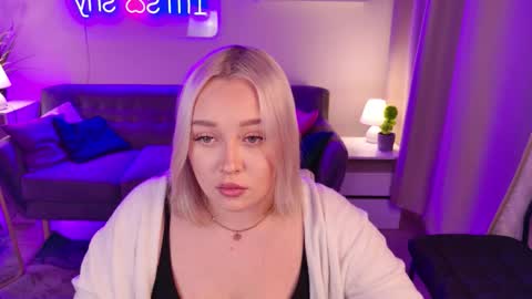 L O L I T A online show from 12/14/25, 08:35