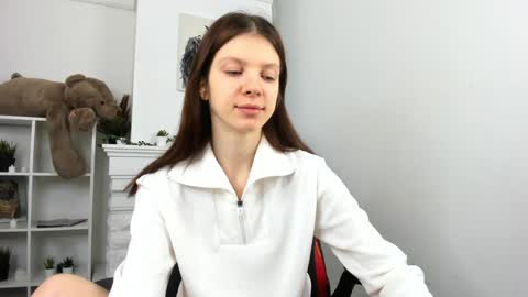 Evalena maybe just Eva online show from 12/15/24, 04:51