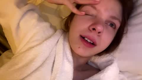 Evalena maybe just Eva online show from 02/10/25, 06:24