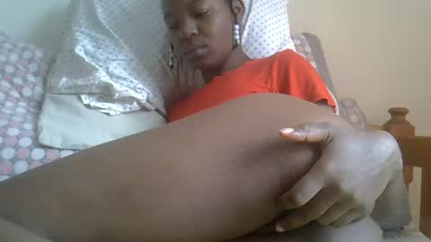 Snapshot of baby_facii chatting on 01/25/25, 08:21 baby_facii online show from 01/25/25, 08:21