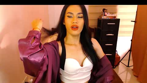 Snapshot of baby_fu chatting on 10/10/25, 07:02 Nathalia online show from 10/10/25, 07:02