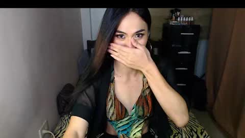 Snapshot of baby_fu chatting on 10/22/25, 08:41 Nathalia online show from 10/22/25, 08:41